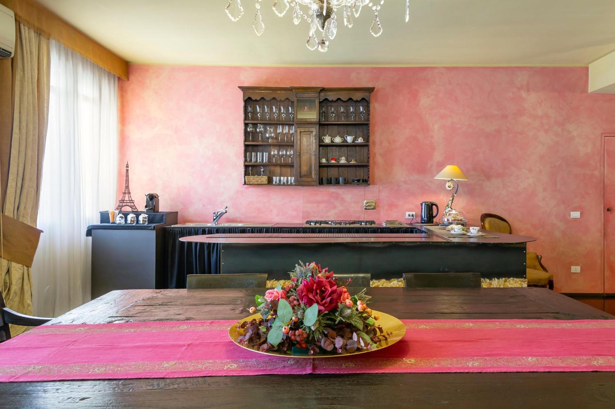Bohemian Suite Spacious And Central Loft Болонья Экстерьер фото